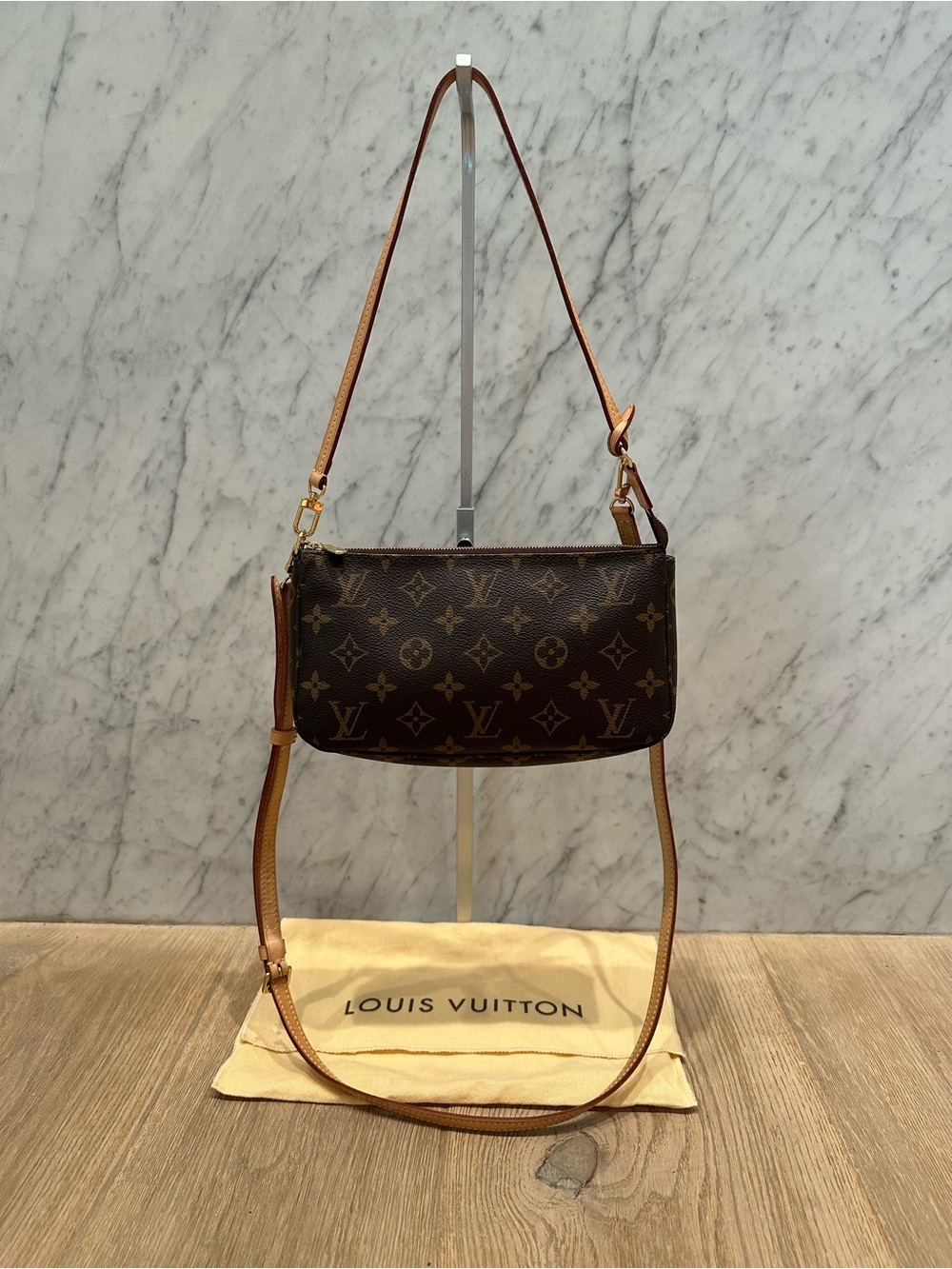 Louis Vuitton Monogram Pochette with additional Crossbody strap - Picture 2 of 16